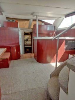 
										CRUISERS YACHTS 3850 42 full									