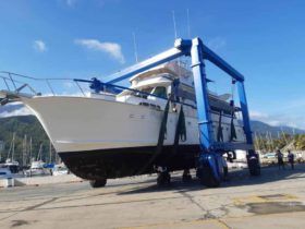 HATTERAS 72