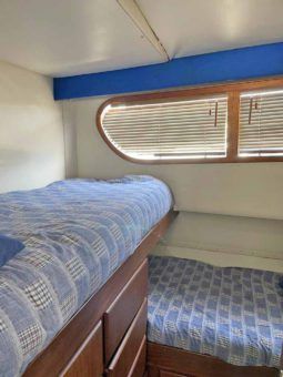 
										HATTERAS 72 full									