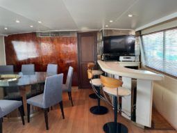 
										HATTERAS 72 full									