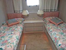 HATTERAS 70 full
