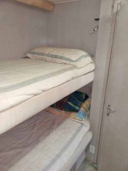 HATTERAS 70 full