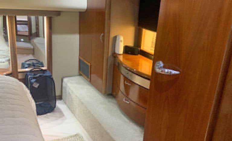 HATTERAS 70 full
