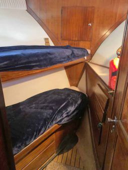 
										HATTERAS CONVERTIBLE 45 full									