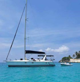 VELERO HUNTER 430 44