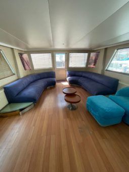 
										HATTERAS 72 full									