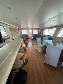 
										HATTERAS 72 full									