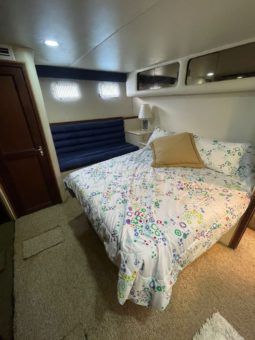 
										HATTERAS 72 full									
