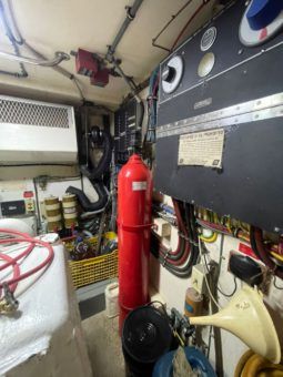 
										HATTERAS 72 full									