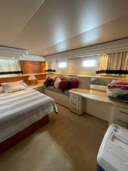 
										HATTERAS 72 full									