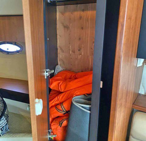 
								CRUISERS YACHTS 36 full									