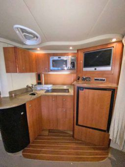 
										CRUISERS YACHTS 36 full									
