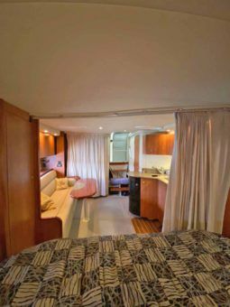 
										CRUISERS YACHTS 36 full									