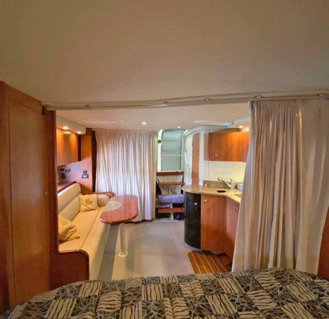 
								CRUISERS YACHTS 36 full									
