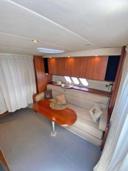
										CRUISERS YACHTS 36 full									