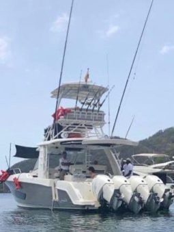 
										BOSTON WHALER OUTRAGE SPECIAL EDITION 42 full									