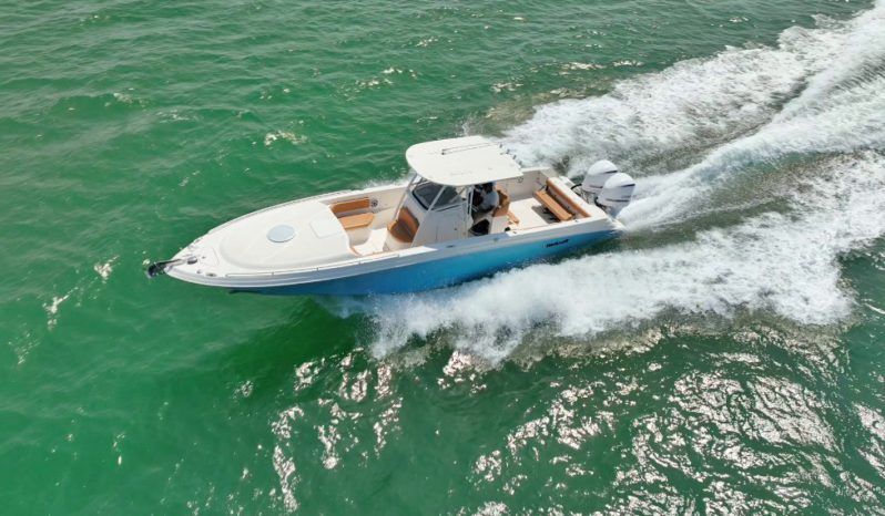 
								WELLCRAFT SCARAB CUDDY CABIN 35 full									