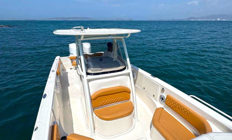 
								WELLCRAFT SCARAB CUDDY CABIN 35 full									