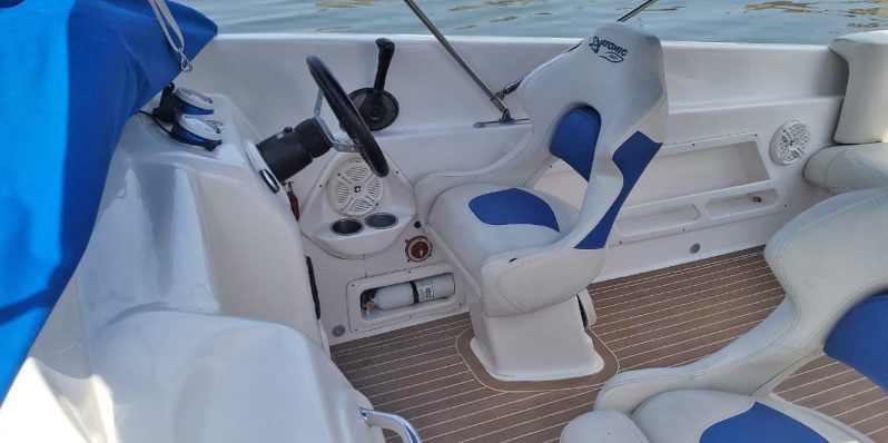 
								COMMANDER ATOMIC BOAT 24 full									