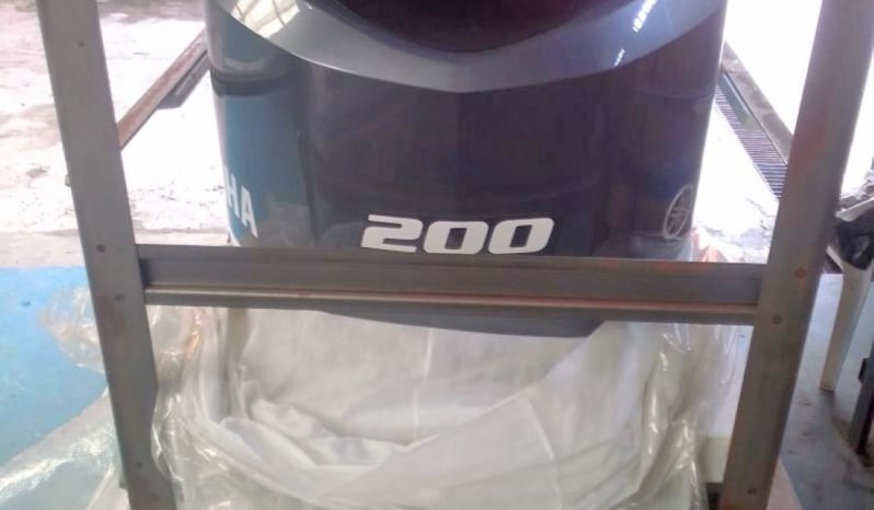 
								YAMAHA FOUR STROKE V6 200HP full									