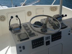 HATTERAS CONVERTIBLE 42 full