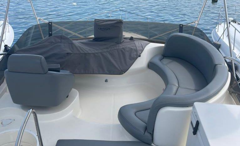 
								AZIMUT 39 full									