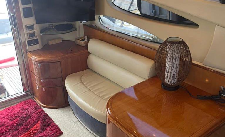 
								AZIMUT 39 full									