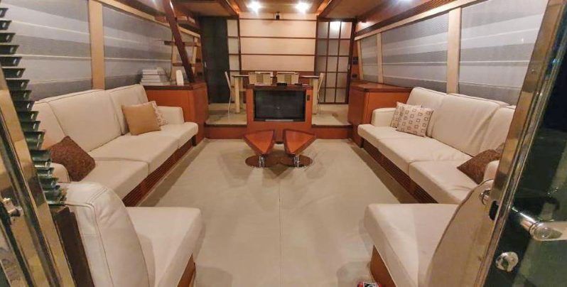 
								FERRETTI 73 full									