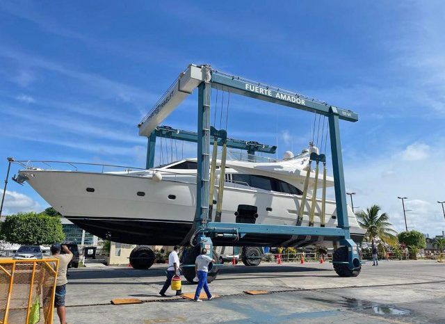 
								FERRETTI 73 full									