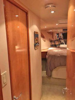 
										HATTERAS CONVERTIBLE 50 full									