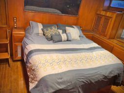 
										OFFSHORE YACHTFISHER 48 full									