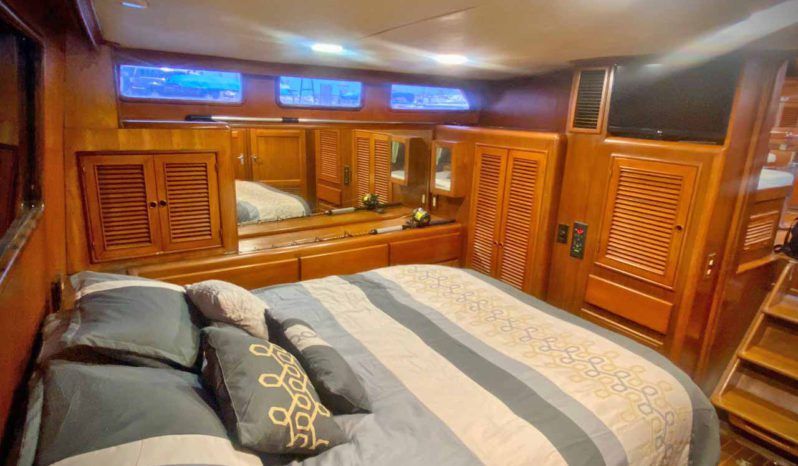 
								OFFSHORE YACHTFISHER 48 full									