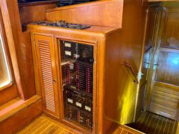 
										OFFSHORE YACHTFISHER 48 full									