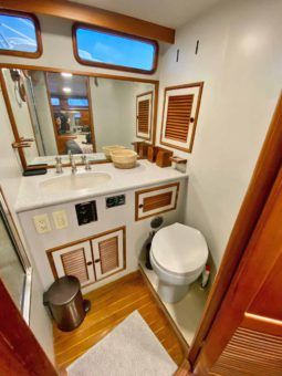 
										OFFSHORE YACHTFISHER 48 full									