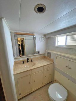 
										BURGER HOUSEBOAT 82 full									