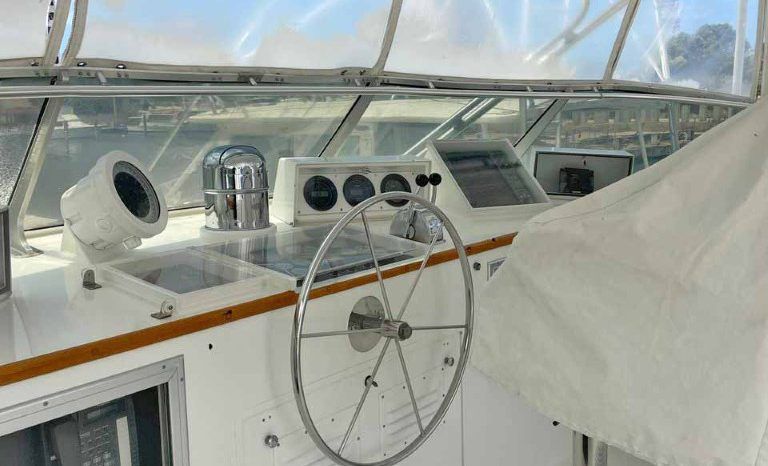 
								BURGER HOUSEBOAT 82 full									