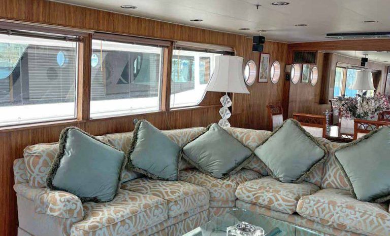 
								BURGER HOUSEBOAT 82 full									
