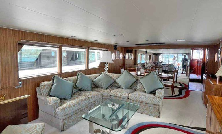 
								BURGER HOUSEBOAT 82 full									