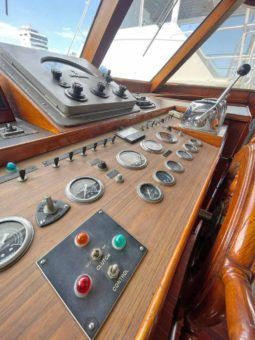 
										BURGER HOUSEBOAT 82 full									