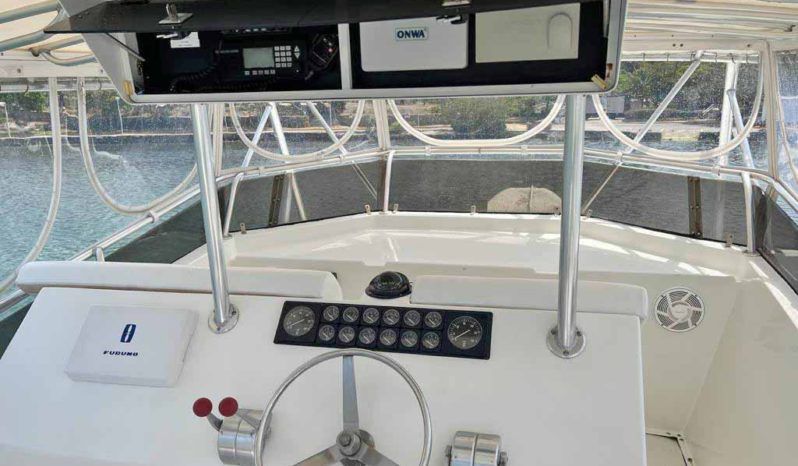 
								HATTERAS CONVERTIBLE 53 full									