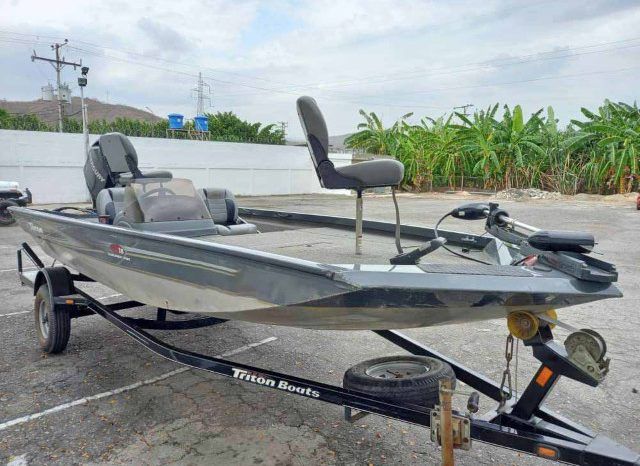 BOTE TRITON TS 18 full