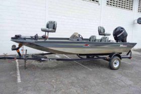 BOTE TRITON TS 18