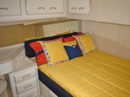 SEA RAY FLYBRIDGE 550 full