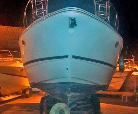 
								CRUISERS YACHTS 3672 EXPRESS 40 full									