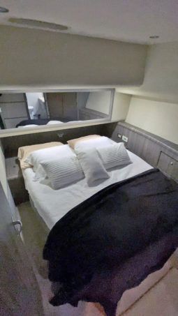 
										BERTRAM CONVERTIBLE 51 full									