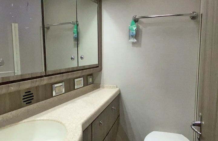 
								BERTRAM CONVERTIBLE 51 full									