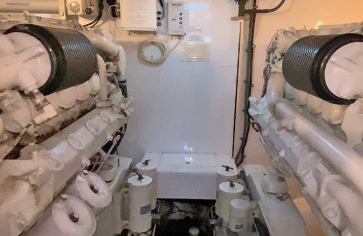 
								BERTRAM CONVERTIBLE 51 full									