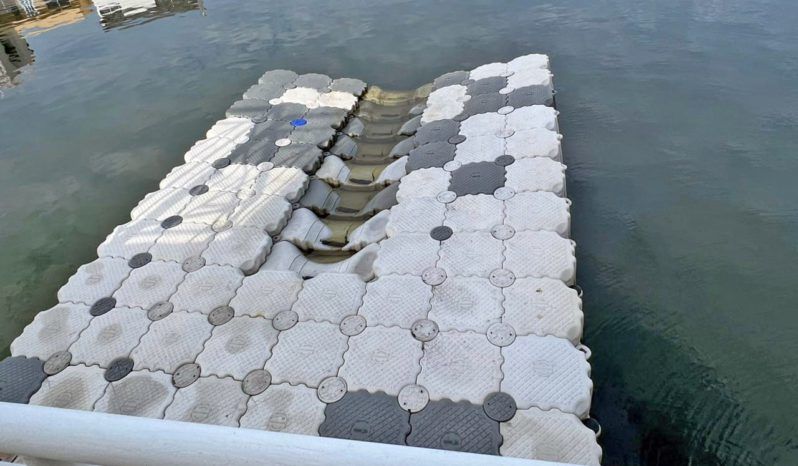 
								MUELLE FLOTANTE 17 PIES full									