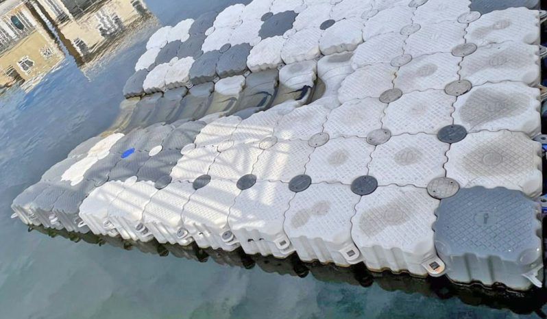 
								MUELLE FLOTANTE 17 PIES full									