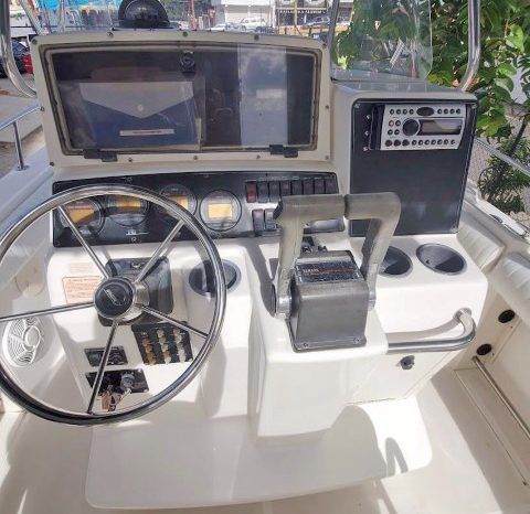 
								BOSTON WHALER BOAT 260 OUTRANGE 26 full									